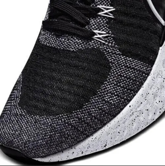 SOLD Nike Infinity React Flyknit Oreo Size 11 - Picture 4 of 6